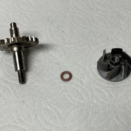 2002 Cr125 Water Pump Propeller/ Shaft 