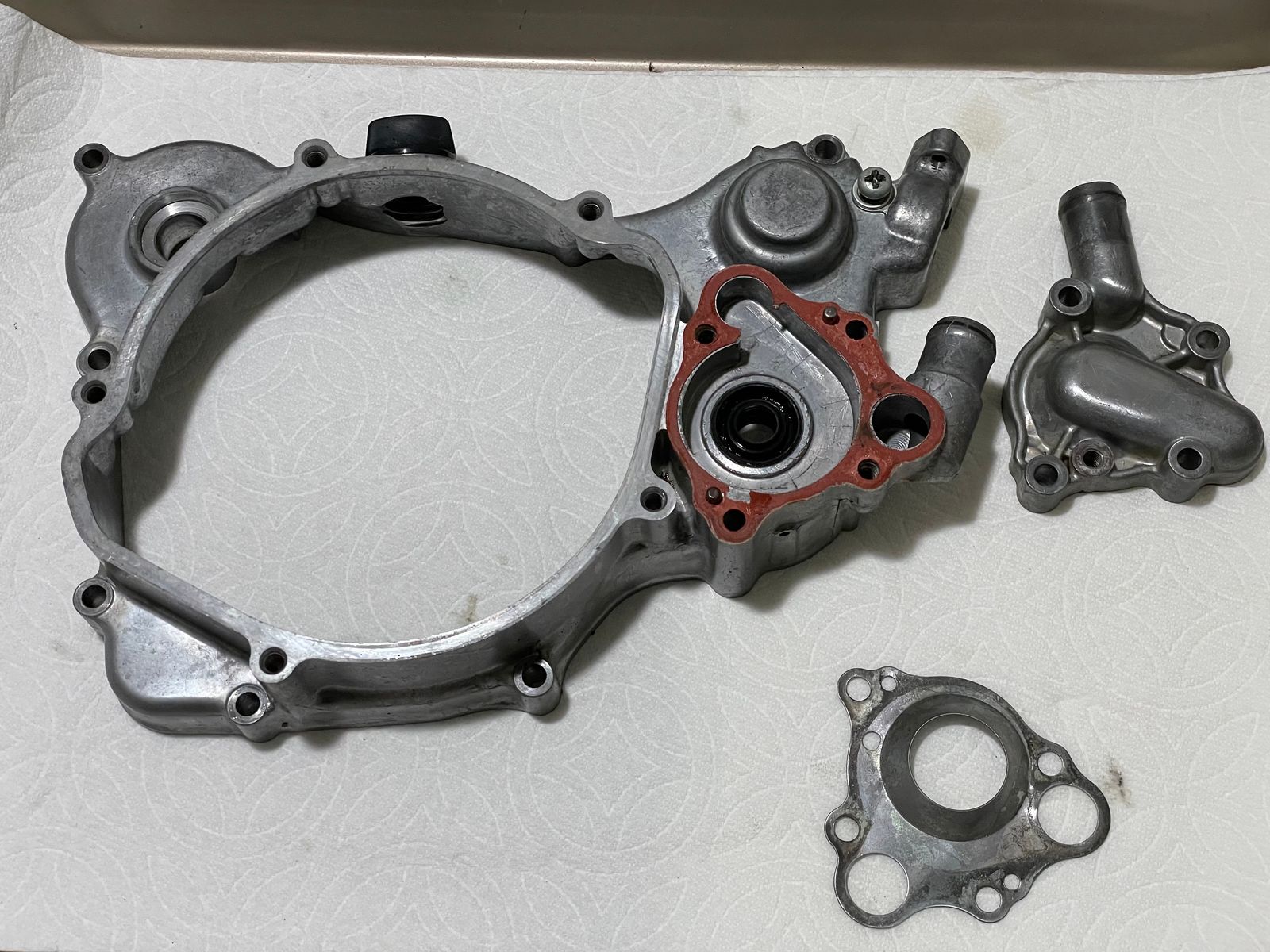 Cr125 clutch hot sale cover