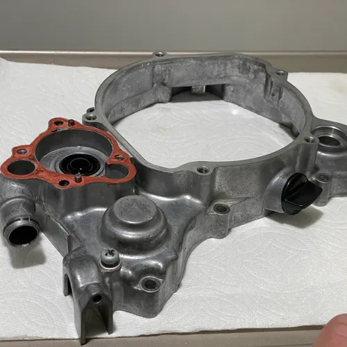 2002 Cr125 Inner Clutch Cover / Water Pump Cover 