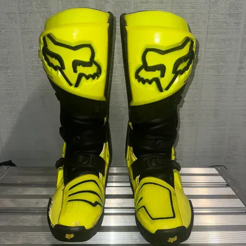 Size 10 Green Fox Instinct Boots