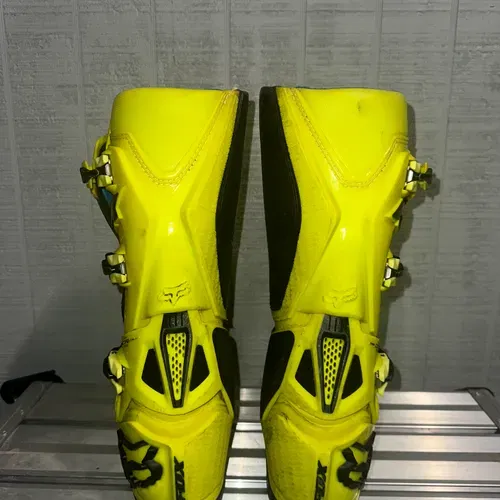 Size 10 Green Fox Instinct Boots