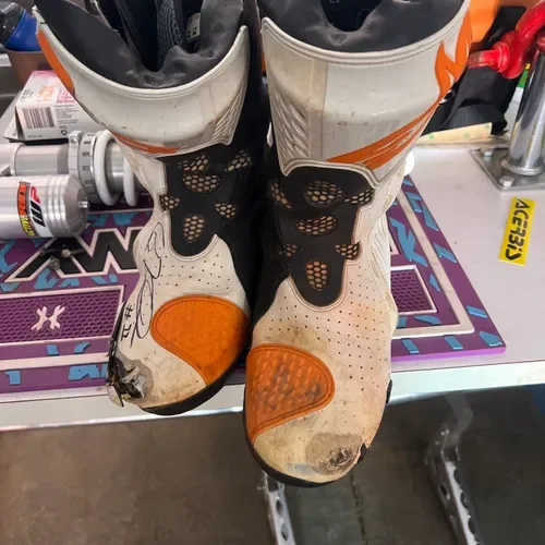 Chris Fillmore Race Used Crashed Signed Boots From Factory Ktm Road Racing