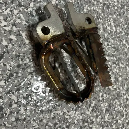 Kawasaki KXF 250 & 450 06-23 Factory Style foot pegs