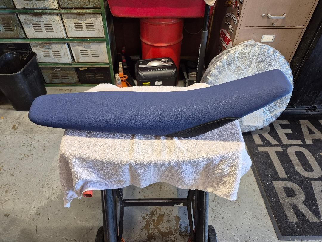 Complete Husqvarna Stock Seat