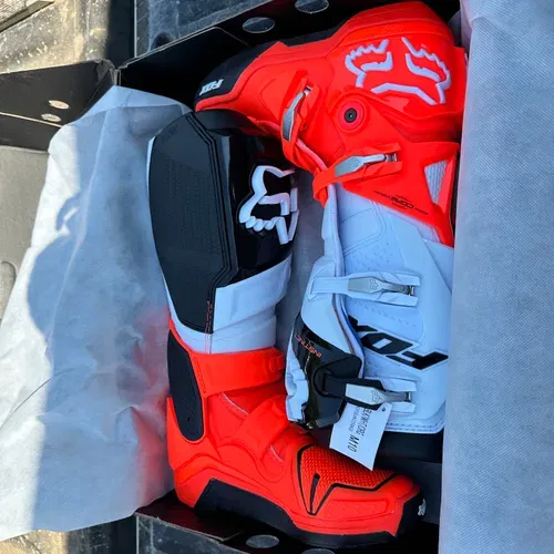 Brand New Fox Instinct Size 10