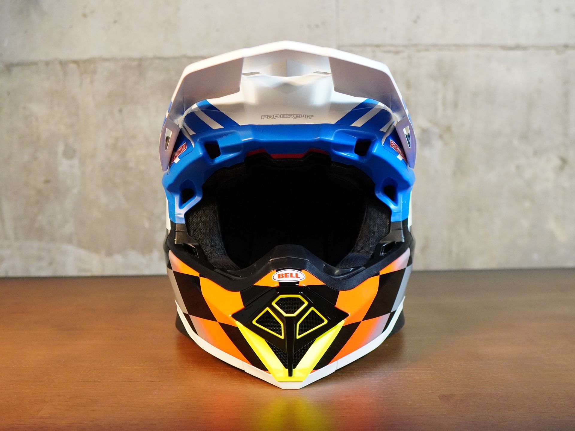 Bell Moto-10 Spherical Pro Circuit Replica 25 Gloss Blue/White