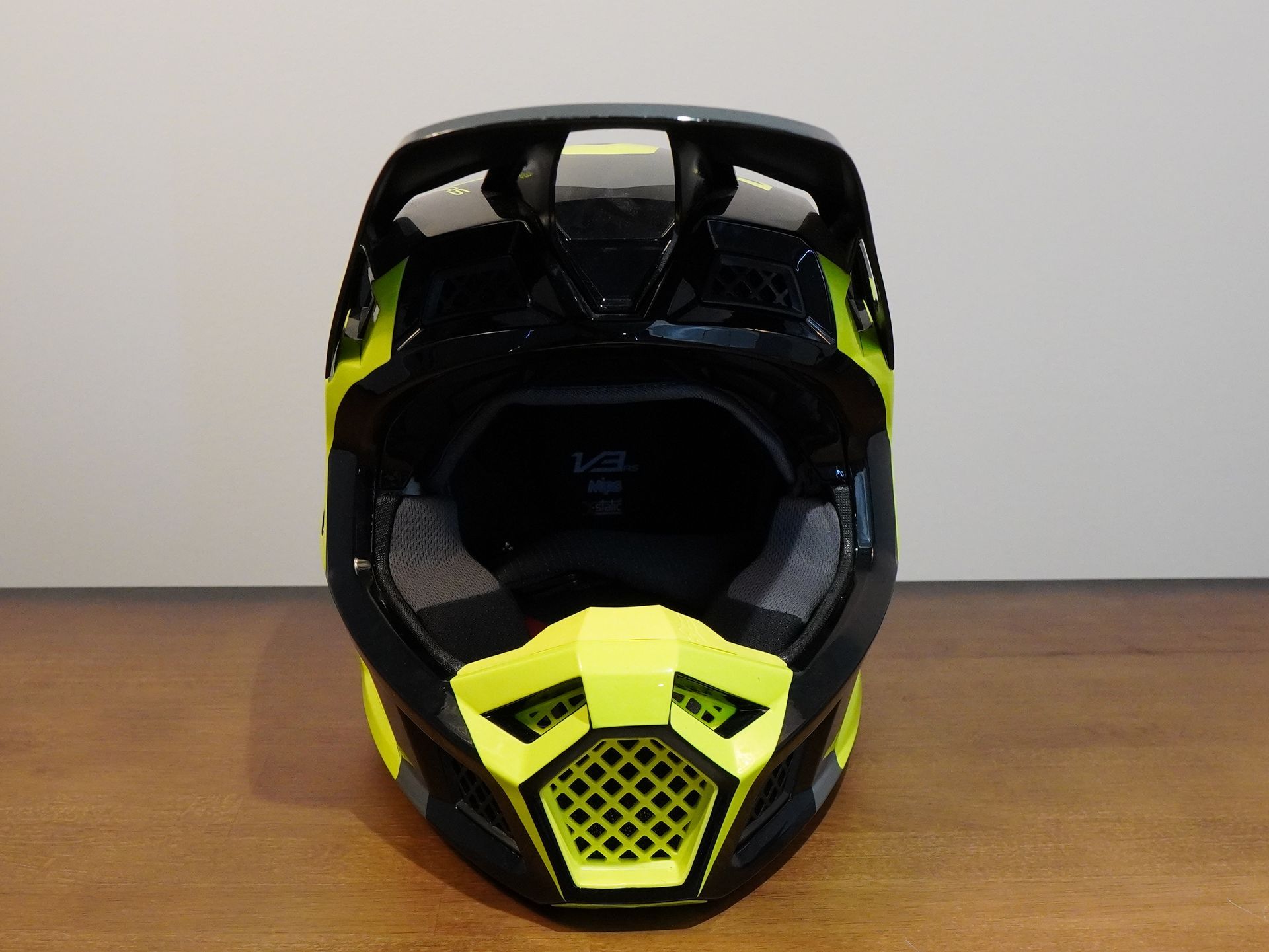 Fox Racing V3 RS Efekt Helmet (SM)