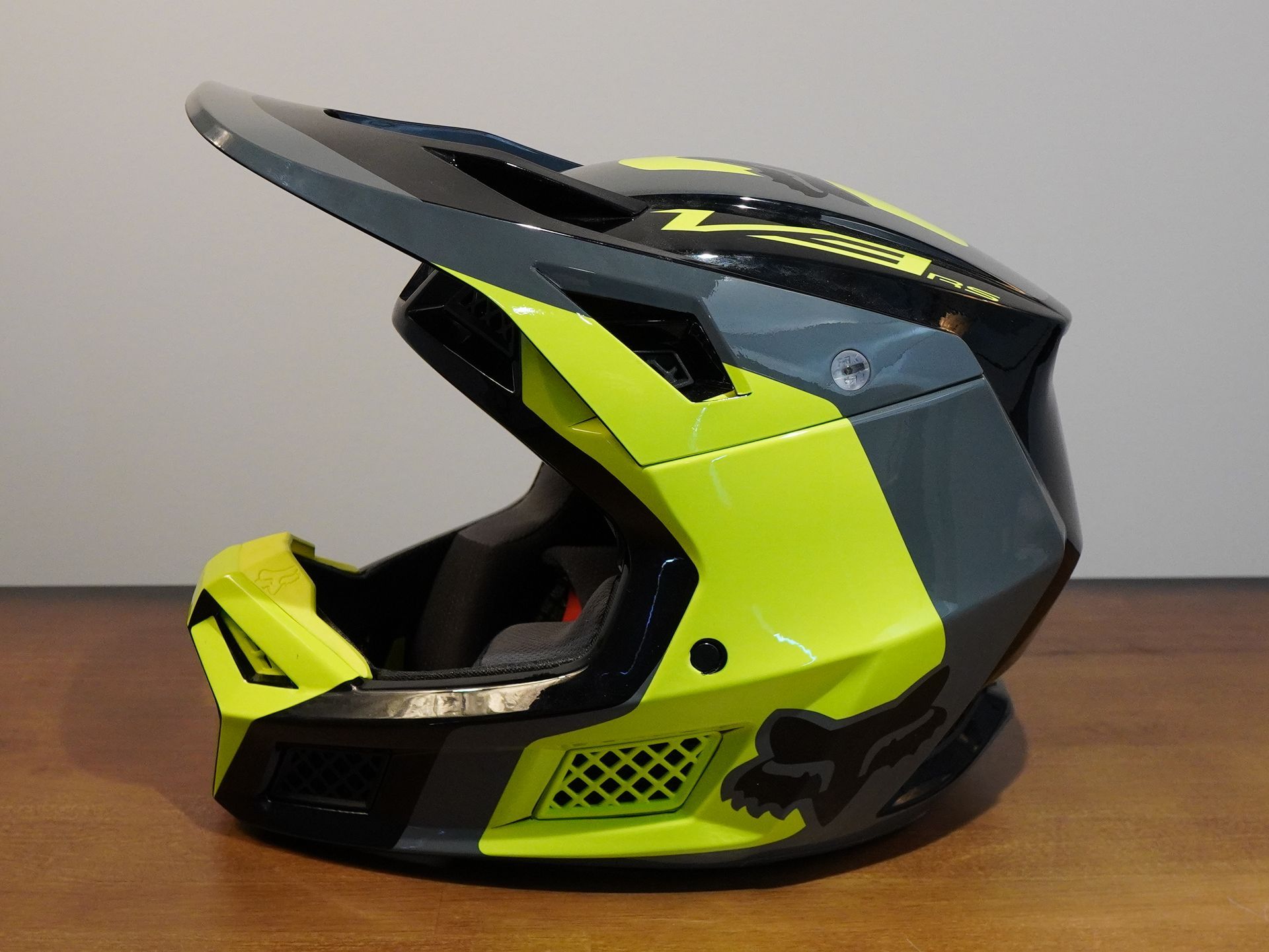 Fox Racing V3 RS Efekt Helmet (SM)
