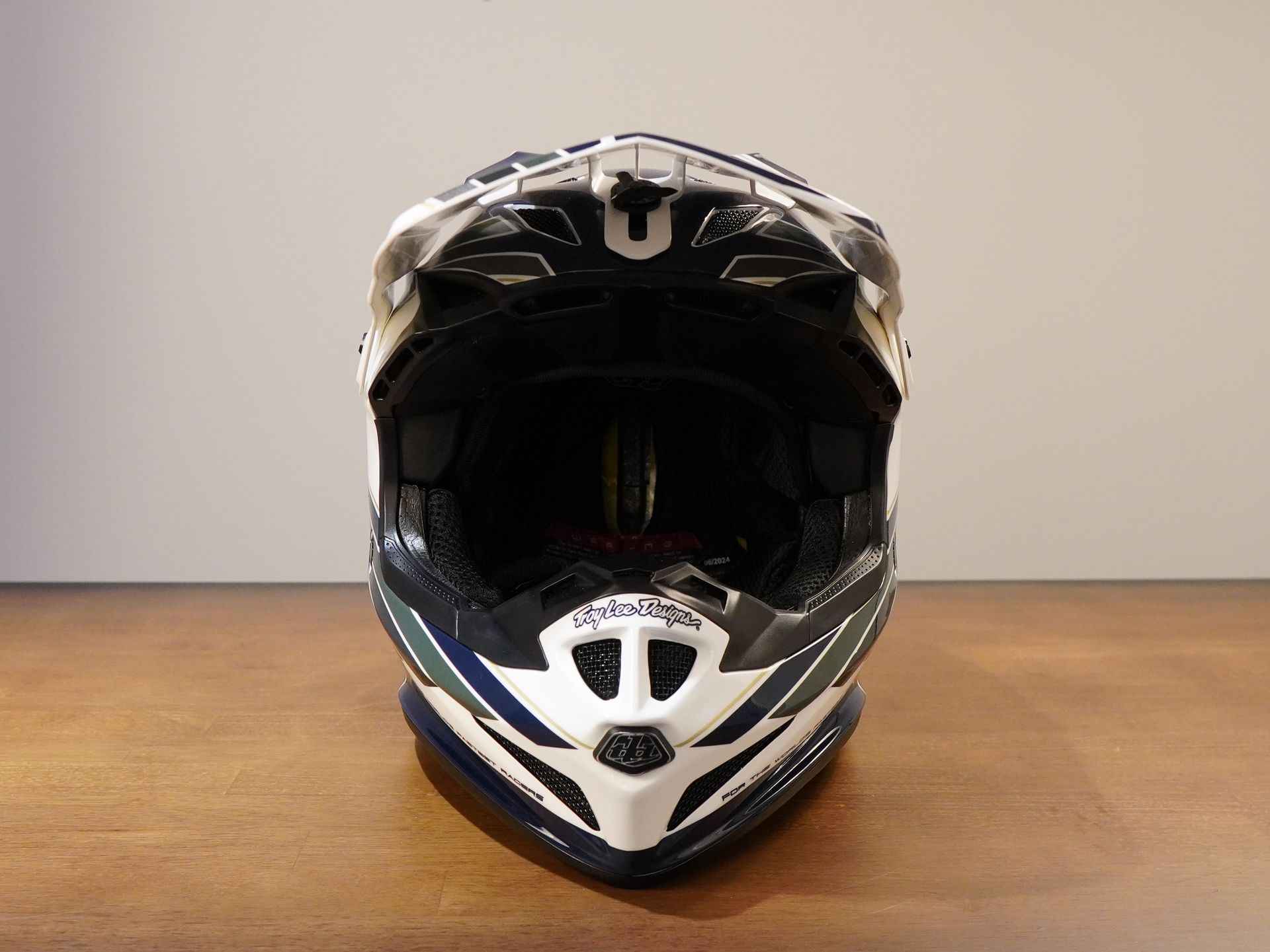 Troy Lee SE4 Polyacrylite Block Helmet
