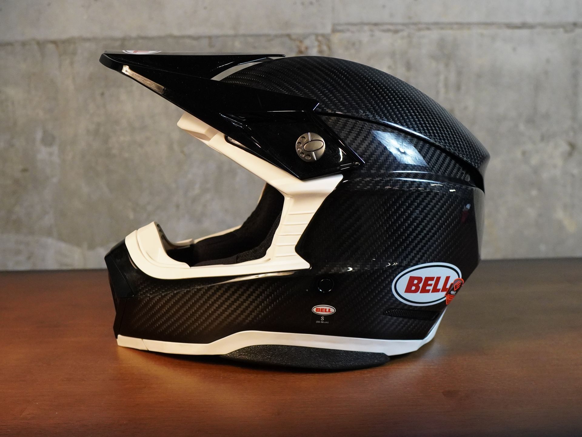 Bell Moto-10 Spherical Helmet - Black/White