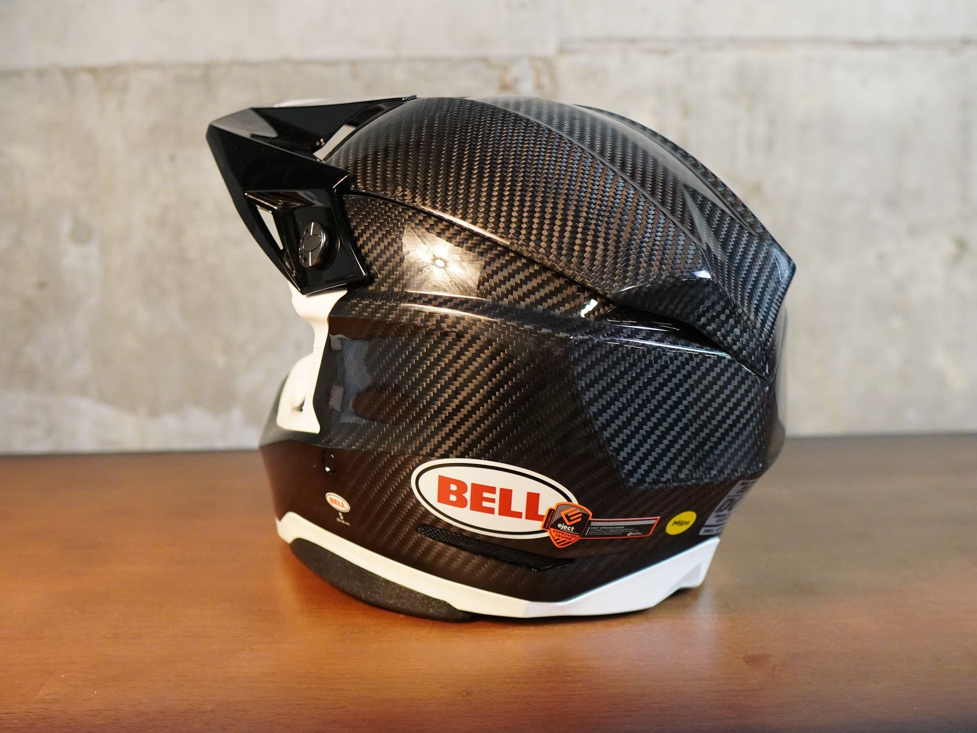 Bell Moto-10 Spherical Helmet - Black/White