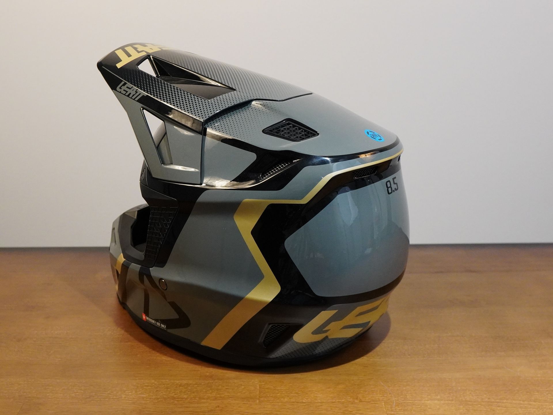 Leatt Moto 8.5 V25 Helmet (No Goggles!!!!!!)