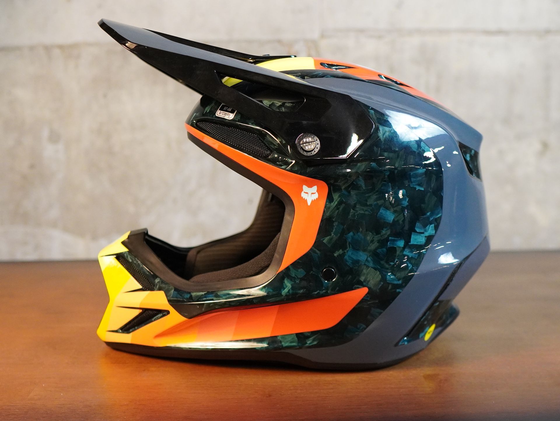Fox Racing V3 RS Grid Helmet