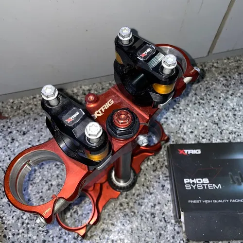 XTRIG ROCS 　yz250 yz250x用 XTRIG Rocs Pro Triple Clamps Yamaha YZ250F/YZ450F