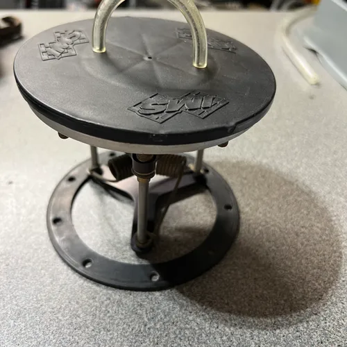 IMS Dry Break Receiver With Dust Cover 