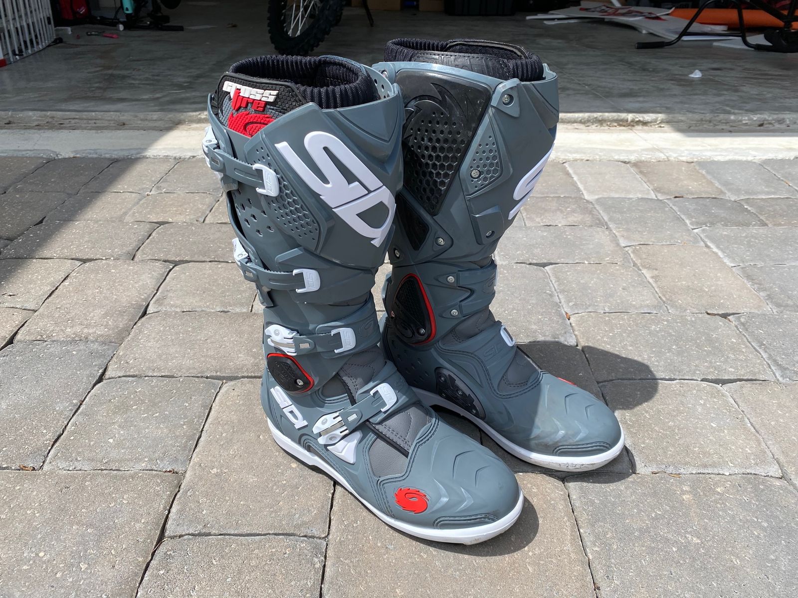 Sidi Crossfire 2 SRS Boots - Size 9.5 (EU 43) - Gray/White