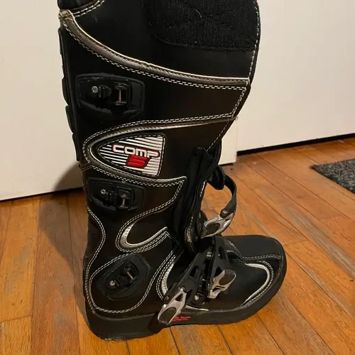 Fox comp 5 boots (size M8)
