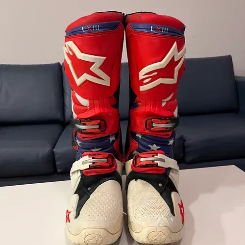 Alpinestars Tech 10 LXIII Des Nations LE