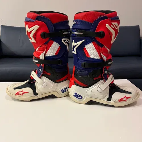 Alpinestars Tech 10 LXIII Des Nations LE