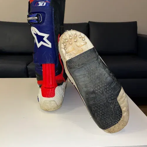 Alpinestars Tech 10 LXIII Des Nations LE