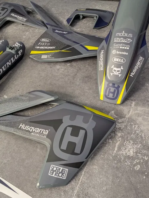 Plastics + Graphics Husqvarna TE FE 2017 2018 2019 Matte Grip