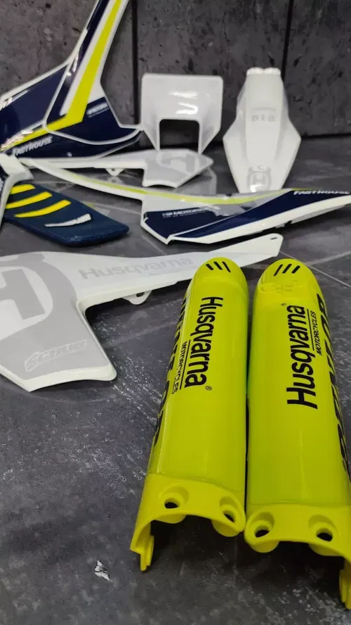 Plastics + Graphics Husqvarna TE FE 2017 2018 2019 150 250 350 450 501 applied