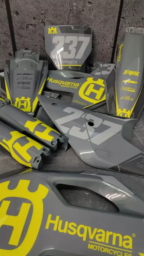 Plastics + Graphics Husqvarna TC FC FX TX 125 150 250 300 350 450 2023 2024