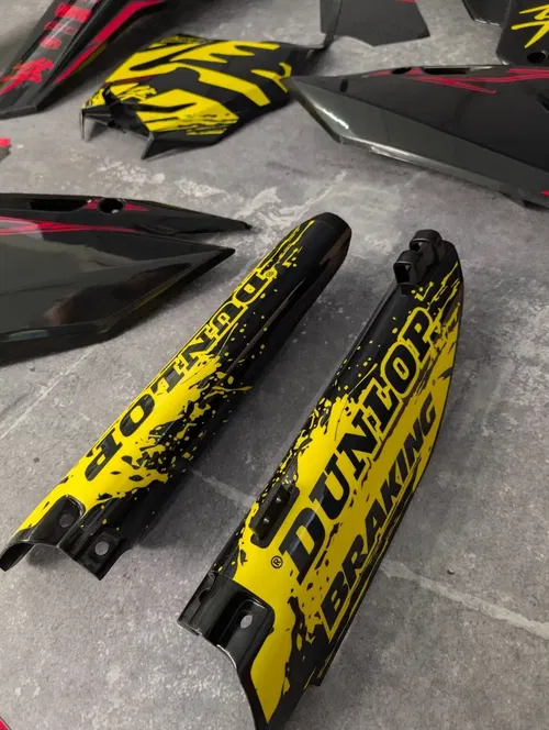Plastics + Graphics RM Restyle Suzuki RM125 RM250 2001-2003  fitted decals