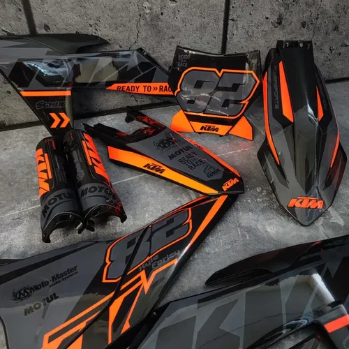 Plastics + Graphics applied KTM 2023 2024 XC XC-F SX SX-F 125 250 300 350 450