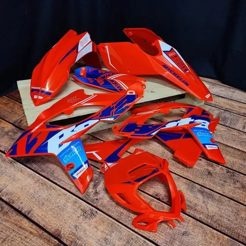 Plastics + Graphics applied Beta RR Polisport Restyle 2018