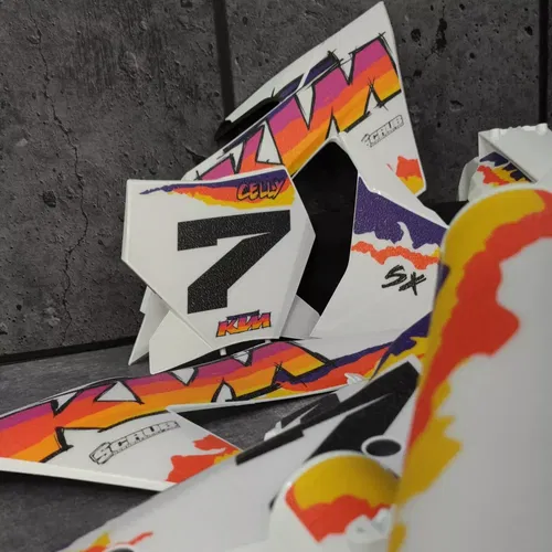 RETRO Plastics + Graphics KTM 2025 XC XC-F SX SX-F | FULL GRIP FROZEN