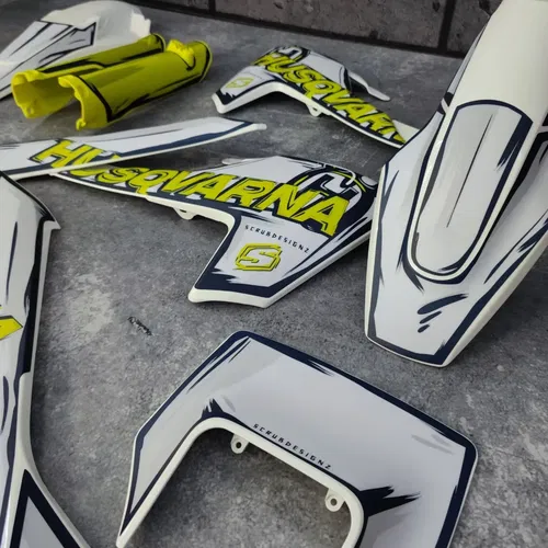 Plastics + Graphics Husqvarna TE FE 2017 2018 2019 150 250 350 450 501 applied