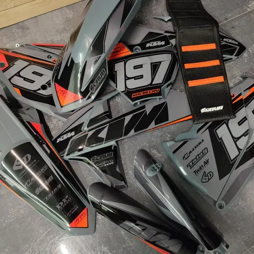 Plastics + Graphics + Seat cover KTM 2016-2018 XC XC-F SX SX-F | name+number