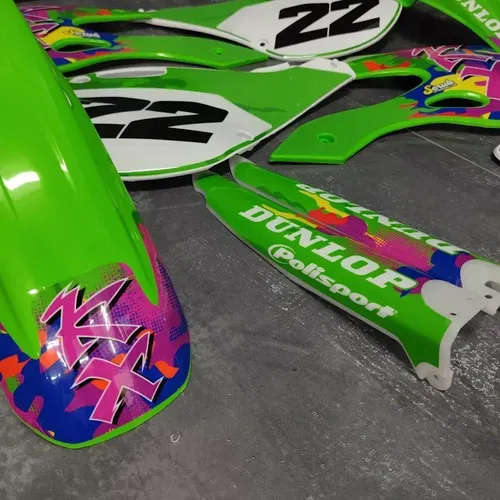 Plastics + Graphics Kawasaki KX125 KX250 1999 2000 2001 2002 KX 125 250