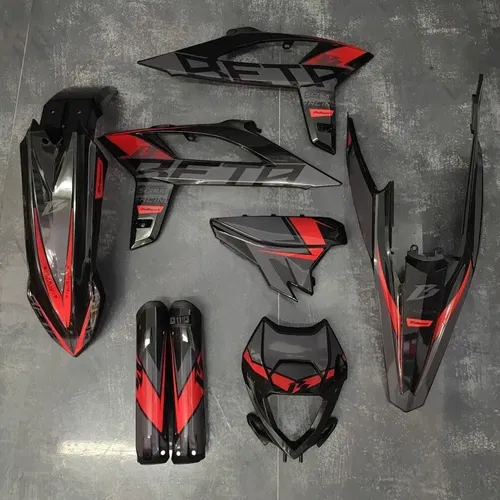 Plastics + Graphics applied Beta RR Polisport Restyle 2019
