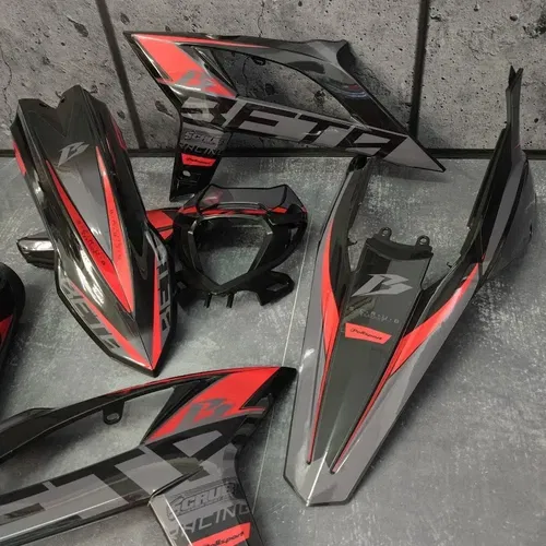 Plastics + Graphics applied Beta RR Polisport Restyle 2019