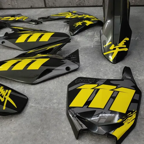 Plastics + Graphics Suzuki RMZ 250 2004-2009 RMZ 450 2005-2007