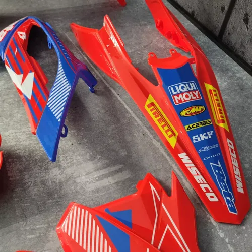 Plastics + Graphics applied Beta RR 2023 2024 Race edition