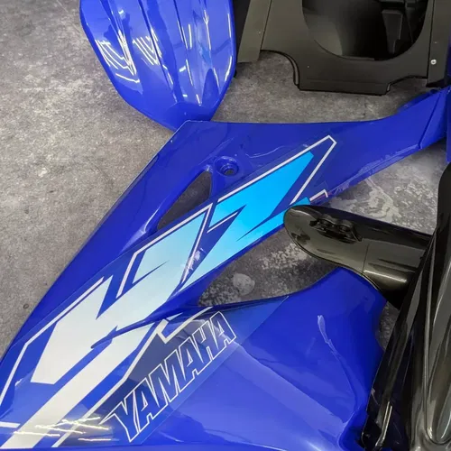 Restyle Plastics + Seat + Fuel tank + Decals Yamaha YZ125 YZ250 2002-2004