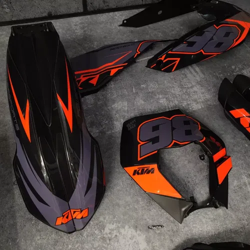 Plastics + Graphics applied KTM EXC EXC-F 2008 2009 2010 2011 XC-W XCF-W
