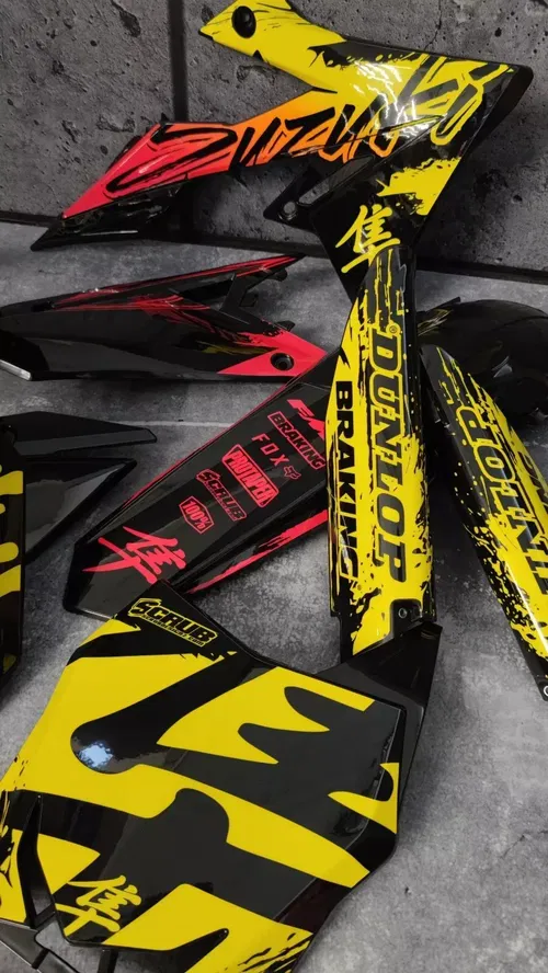Plastics + Graphics Suzuki RMZ 450 2018-2025 RMZ 250 2019-2025 decals applied