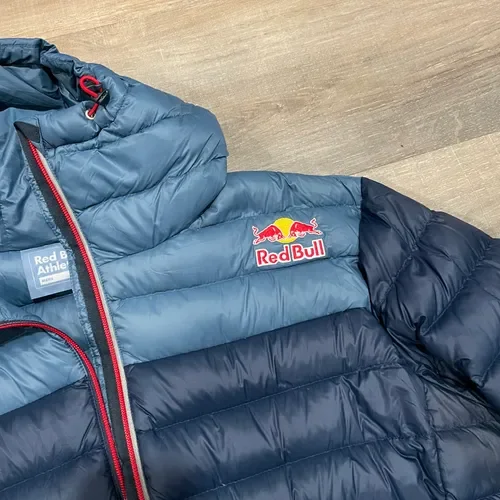 Red Bull Athlete Only Puffer Jacket XL
RARE