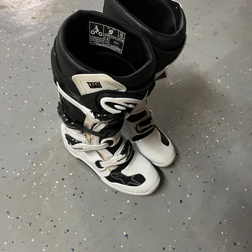 Alpinestars Tech 7 Boots - Size 9 *NEW*