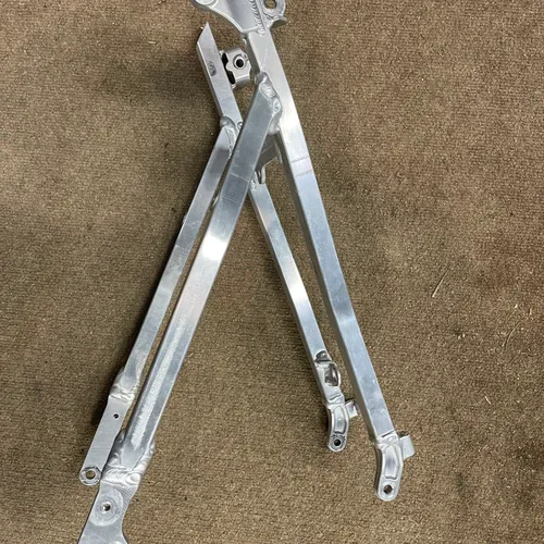 KX 250 KX450 Subframe with beefed up exhaust mount