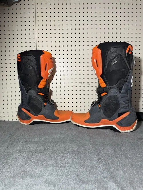 ALPINESTARS TECH 10  MX OFF ROAD BOOTS BLACK GRAY ORANGE FLURO SIZE US 12