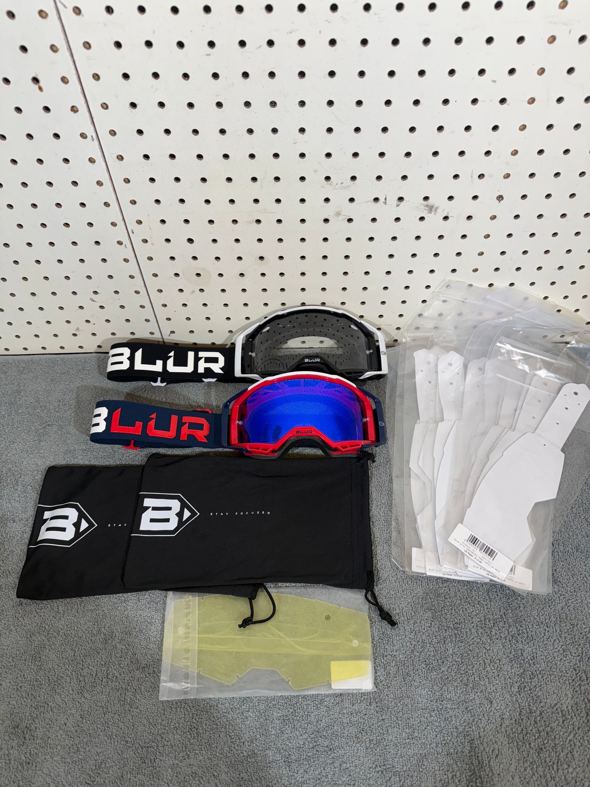 Blur B-40 Goggles 2 Pack Lenses Carry Bag 150+ Tearoffs B40 Black White Red Blue