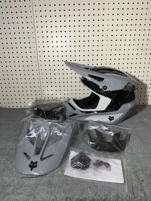 FOX V3RS Infinite Grey Carbon Gray/Black/Whire Adult Large LIKE NEW!