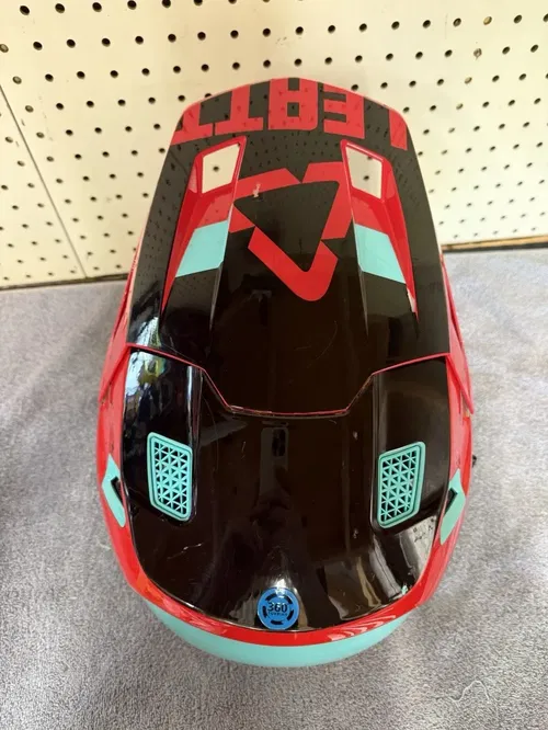 Leatt Moto 7.5 Helmet + Goggle Kit
