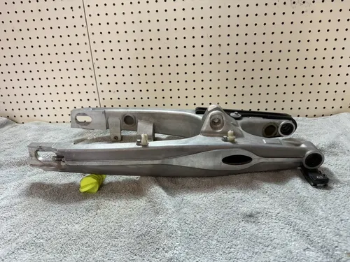 04-14 KTM 85 KTM 85SX OEM FACTORY REAR SWINGARM SUSPENSION ARM GOOD! 47004030144
