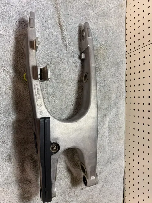 04-14 KTM 85 KTM 85SX OEM FACTORY REAR SWINGARM SUSPENSION ARM GOOD! 47004030144